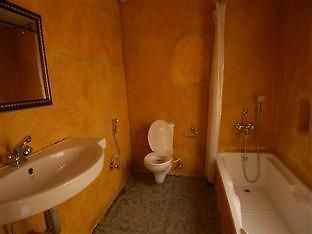 Royal Phoenix Inn Панаджи Екстериор снимка